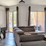 Appartement de 83 m² avec 3 chambre(s) en location à Ajaccio