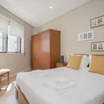 Rent 3 bedroom apartment of 115 m² in Porto