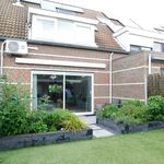 Huur 4 slaapkamer huis van 106 m² in Kanaleneiland