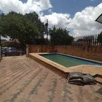 Rent 4 bedroom house in Roodepoort