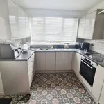 Rent 3 bedroom flat in Wales