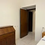 Rent 4 bedroom apartment of 121 m² in Milan