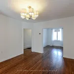 Maison de 3100 m² avec 3 chambre(s) en location à Toronto (Danforth Village-East York)