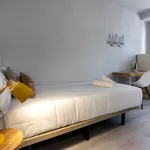 Rent 3 bedroom apartment of 70 m² in Barcelona