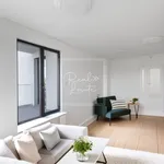 Pronajměte si 3 ložnic/e byt o rozloze 82 m² v Prague