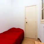 Rent a room of 150 m² in madrid