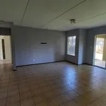 Rent 2 bedroom apartment of 82 m² in Benoni