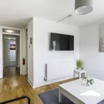 Rent 2 bedroom apartment of 678 m² in London