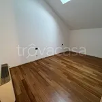 Affitto 3 camera appartamento di 110 m² in Lecco