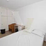 Appartement de 77 m² avec 5 chambre(s) en location à Béziers