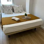 Rent 4 bedroom apartment in Valencia