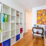 Rent a room of 200 m² in lisbon