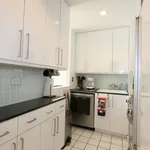 Rent 1 bedroom apartment of 840 m² in Manhattan