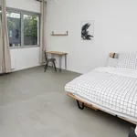 Rent 5 bedroom apartment in Berlin