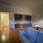 Affitto 2 camera casa di 75 m² in Florence