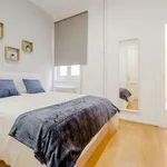 Rent a room of 200 m² in madrid