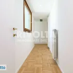 Rent 5 bedroom apartment of 240 m² in Rome