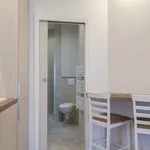 Rent 1 bedroom apartment of 28 m² in Paris