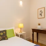 Rent 2 bedroom apartment of 64 m² in Porto