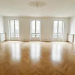 Rent 6 bedroom apartment of 251 m² in Paris 