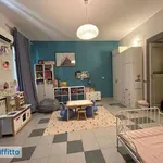 Affitto 4 camera appartamento di 130 m² in Naples