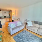 Rent 2 bedroom flat in Leeds