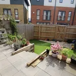 Rent 3 bedroom flat in South East England