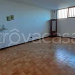 Rent 6 bedroom house of 140 m² in Isola Rizza