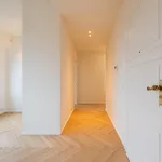 Maison de 260 m² avec 3 chambre(s) en location à Brussels