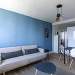 Rent 4 bedroom apartment of 60 m² in Pierre Benite