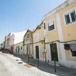 Rent 4 bedroom apartment of 40 m² in Lisboa