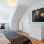 Rent 1 bedroom apartment of 45 m² in Dusseldorf