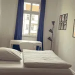 Rent a room of 100 m² in Berlin