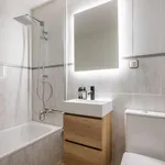 Rent 4 bedroom apartment in Barcelona