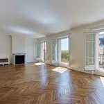 Rent 6 bedroom apartment of 186 m² in Paris