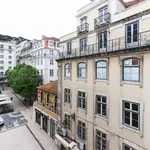 Rent 6 bedroom apartment in Lisbon