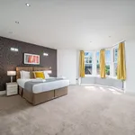 Rent 3 bedroom apartment of 99 m² in London