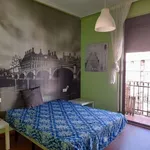 Rent a room of 90 m² in valencia