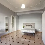 Rent a room of 175 m² in valencia