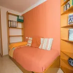 Rent a room of 140 m² in valencia