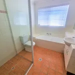 Rent 4 bedroom house in  Arundel QLD 4214                        