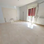 Affitto 3 camera appartamento di 105 m² in Somma Vesuviana