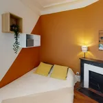 Rent 4 bedroom apartment in Paris