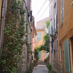 Rent 2 bedroom apartment of 37 m² in Hyères