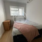 Rent 1 bedroom flat in Swansea