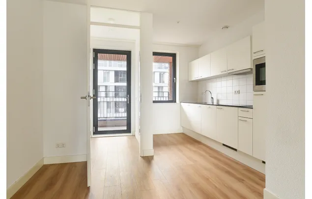 Huur 2 slaapkamer appartement van 77 m² in Amsterdam