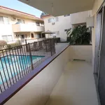 Rent 2 bedroom apartment in Los Angeles