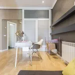 Rent 2 bedroom apartment of 120 m² in madrid