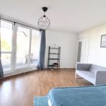 Rent 4 bedroom apartment in Paris