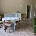 Affitto 4 camera appartamento di 120 m² in Brindisi